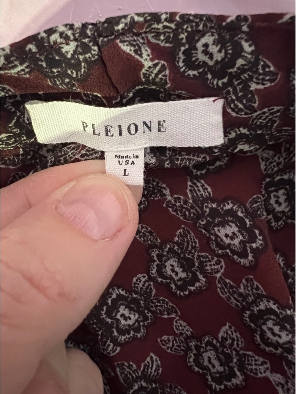 Pileone Made in USA Burgundy Floral V-Neck Short Sleeve Blouse Size L - Picture 4 of 5